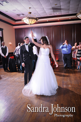 Best Maggiano's Orlando wedding photographer - Sandra Johnson (SJFoto.com)